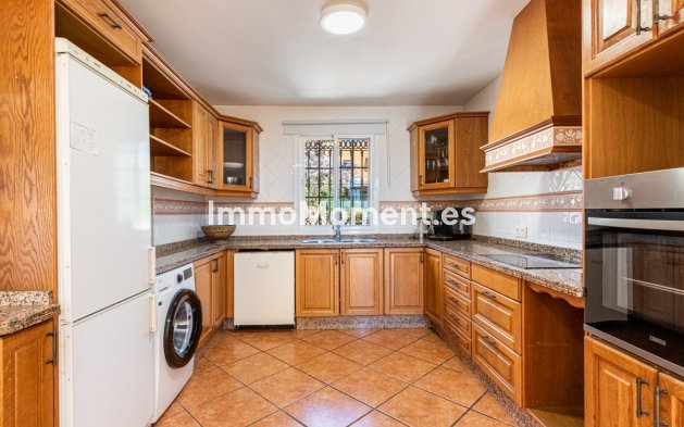 Wiederverkauf - Freistehende Villa - Estepona  - Estepona Centro