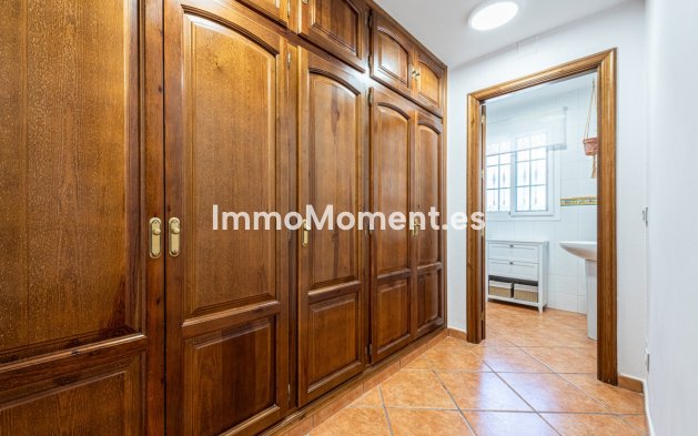 Wiederverkauf - Freistehende Villa - Estepona  - Estepona Centro