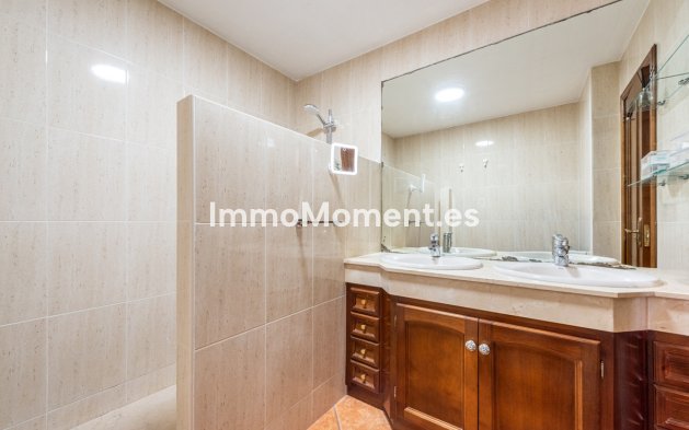 Wiederverkauf - Freistehende Villa - Estepona  - Estepona Centro