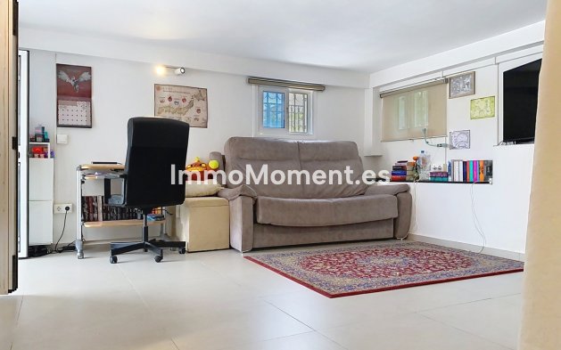 Wiederverkauf - Freistehende Villa - Estepona  - Estepona Centro