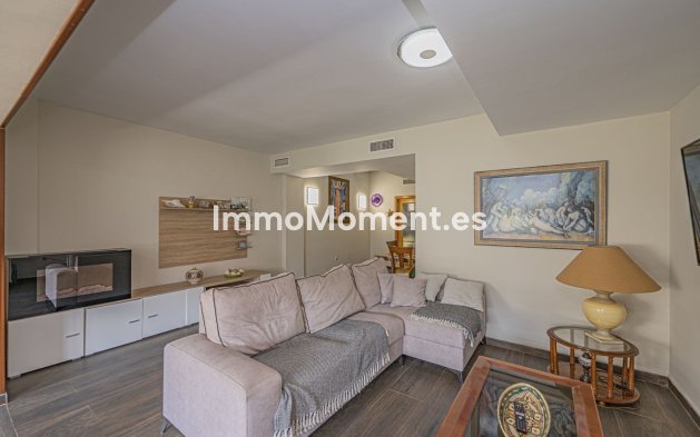Wiederverkauf - Freistehende Villa -   Inländisch - Alhaurín de la Torre