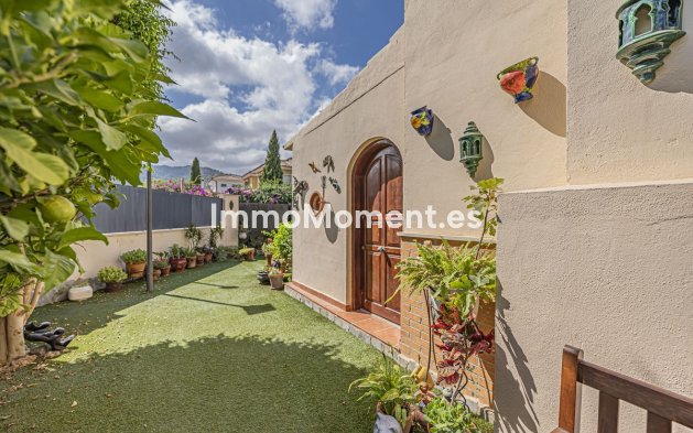 Wiederverkauf - Freistehende Villa -   Inländisch - Alhaurín de la Torre