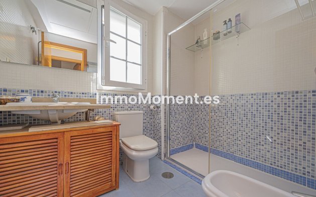 Wiederverkauf - Freistehende Villa -   Inländisch - Alhaurín de la Torre