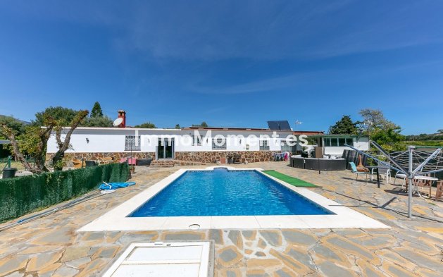 Bestaande woning - Landhuis - Estepona  - Estepona Centro