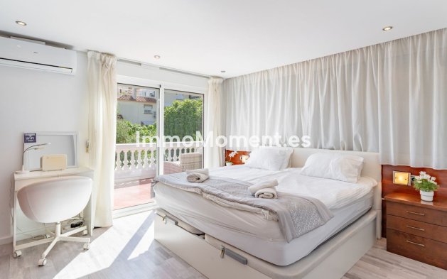 Resale - Apartment - Torremolinos - La Carihuela