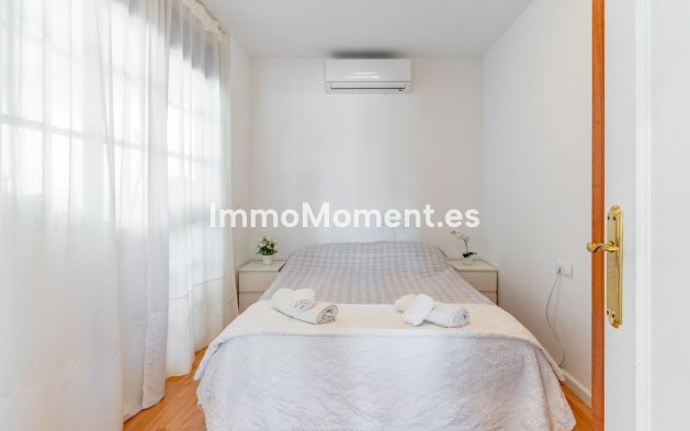 Resale - Apartment - Torremolinos - La Carihuela