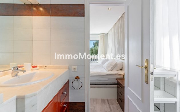 Resale - Apartment - Torremolinos - La Carihuela