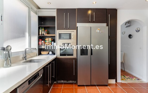Resale - Apartment - Torremolinos - La Carihuela