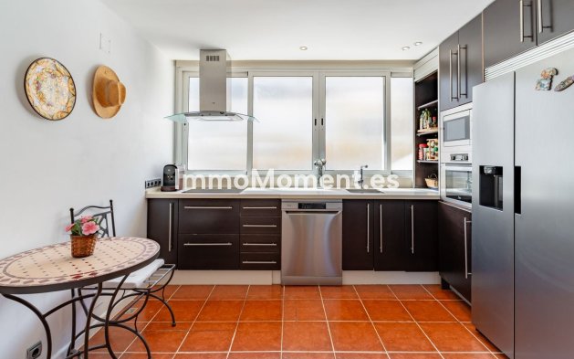 Resale - Apartment - Torremolinos - La Carihuela