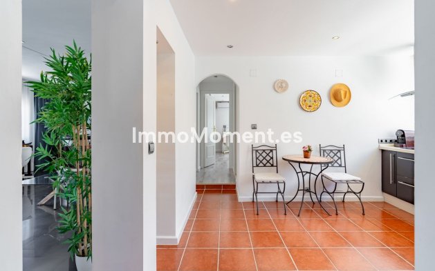 Resale - Apartment - Torremolinos - La Carihuela