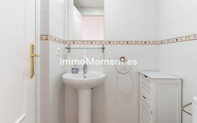 Resale - Apartment - Torremolinos - La Carihuela