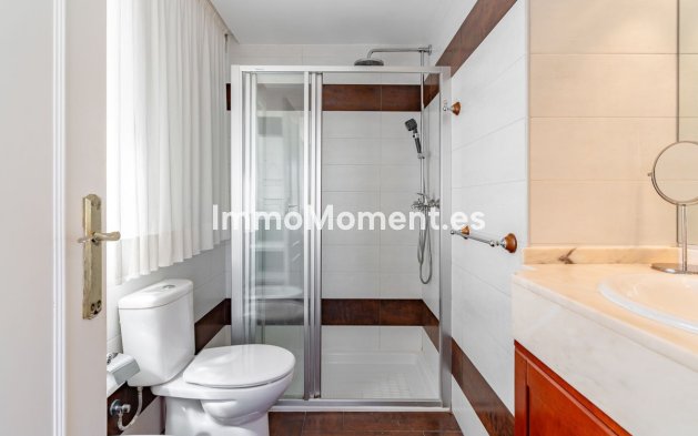 Resale - Apartment - Torremolinos - La Carihuela