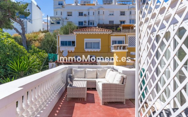 Resale - Apartment - Torremolinos - La Carihuela