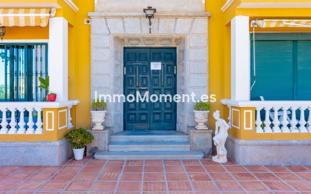 Resale - Apartment - Torremolinos - La Carihuela