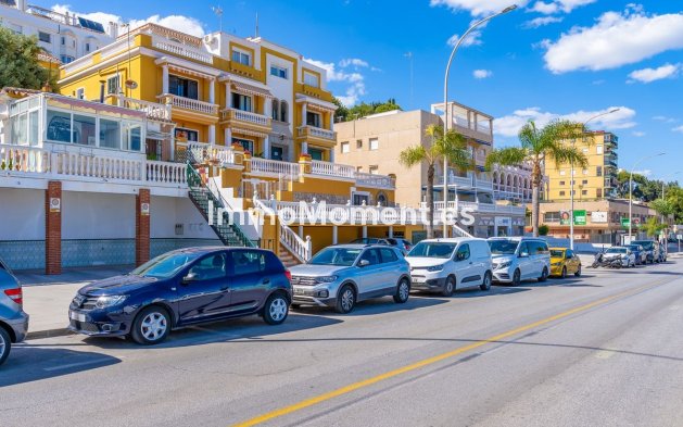 Resale - Apartment - Torremolinos - La Carihuela