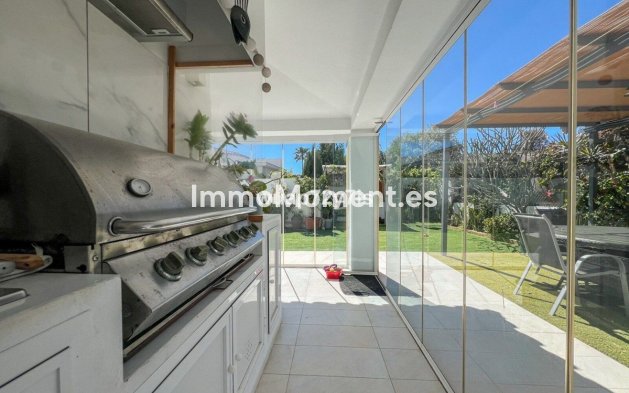 Bestaande woning - Vrijstaande villa - Estepona  - Costalita