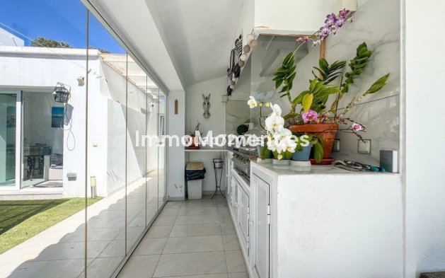 Bestaande woning - Vrijstaande villa - Estepona  - Costalita