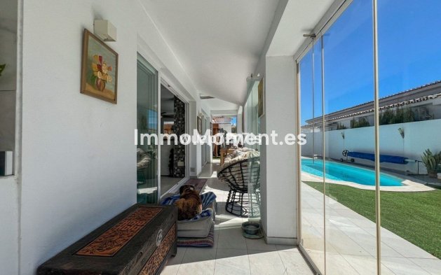 Bestaande woning - Vrijstaande villa - Estepona  - Costalita