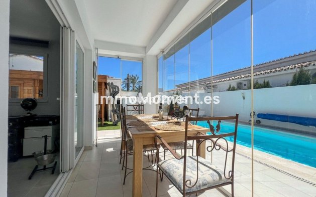 Bestaande woning - Vrijstaande villa - Estepona  - Costalita