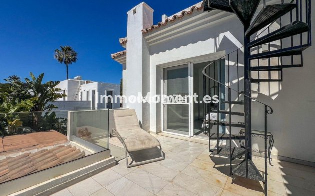 Bestaande woning - Vrijstaande villa - Estepona  - Costalita