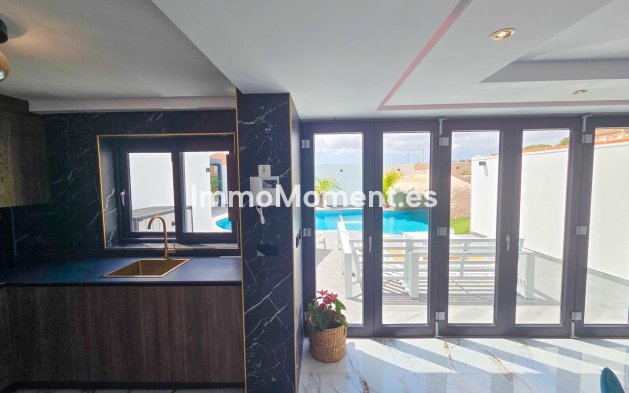 Resale - Townhouse - Cartagena - Los Urrutias