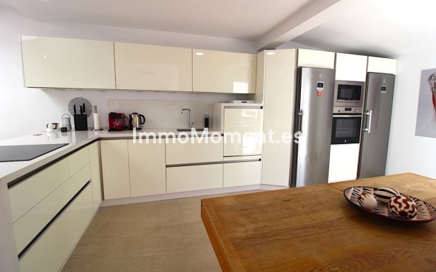 Bestaande woning - Vrijstaande villa - Marbella - Nueva Andalucía