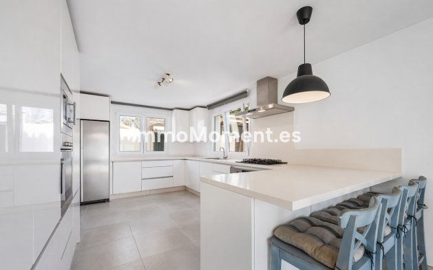 Bestaande woning - Vrijstaande villa - Estepona  - Estepona Centro