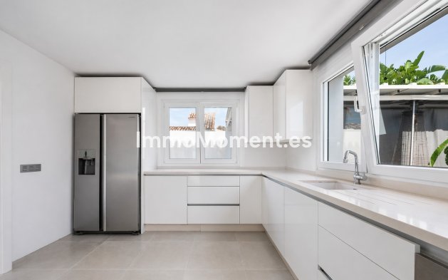 Bestaande woning - Vrijstaande villa - Estepona  - Estepona Centro