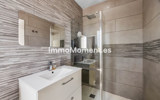 Bestaande woning - Vrijstaande villa - Estepona  - Estepona Centro