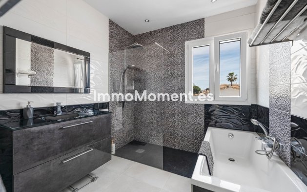 Bestaande woning - Vrijstaande villa - Estepona  - Estepona Centro