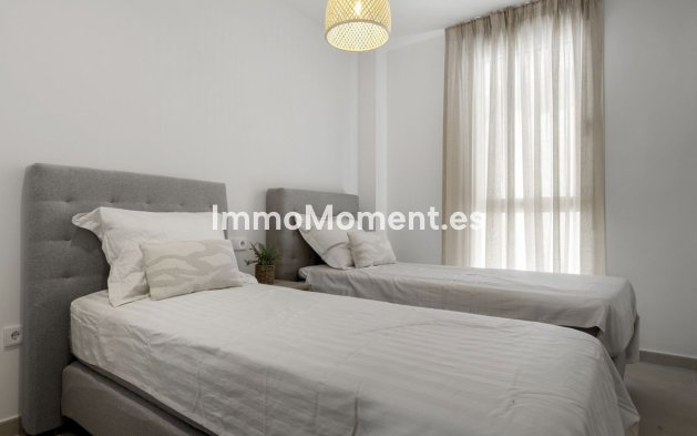 Resale - Apartment - Estepona - Cancelada
