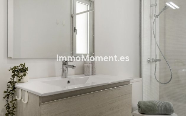 Resale - Apartment - Estepona - Cancelada