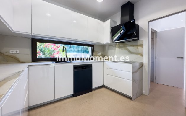 Bestaande woning - Vrijstaande villa - Estepona  - Estepona Centro