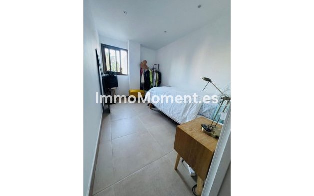Resale - Apartment - Torremolinos - La Carihuela