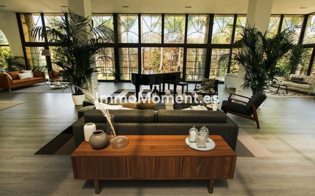 Resale - Detached villa - Marbella - Nueva Andalucía