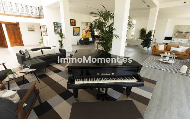 Resale - Detached villa - Marbella - Nueva Andalucía