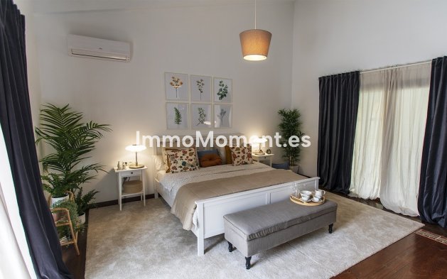 Resale - Detached villa - Marbella - Nueva Andalucía