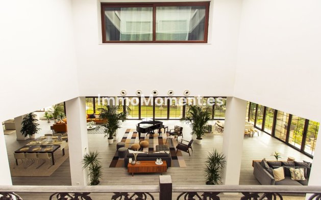 Resale - Detached villa - Marbella - Nueva Andalucía