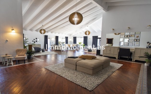 Resale - Detached villa - Marbella - Nueva Andalucía
