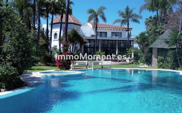 Resale - Detached villa - Marbella - Nueva Andalucía