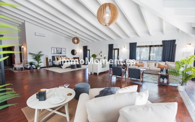 Resale - Detached villa - Marbella - Nueva Andalucía