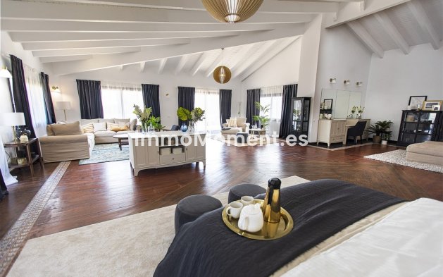 Resale - Detached villa - Marbella - Nueva Andalucía