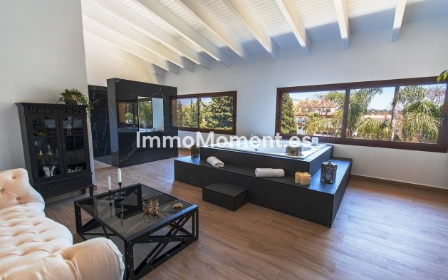 Resale - Detached villa - Marbella - Nueva Andalucía