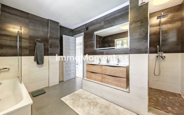 Resale - Detached villa - Benalmadena - Benalmadena Centro