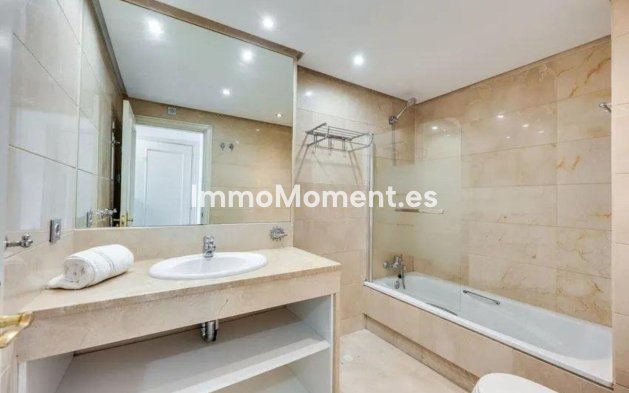 Resale - Apartment - Marbella - Puerto Banús