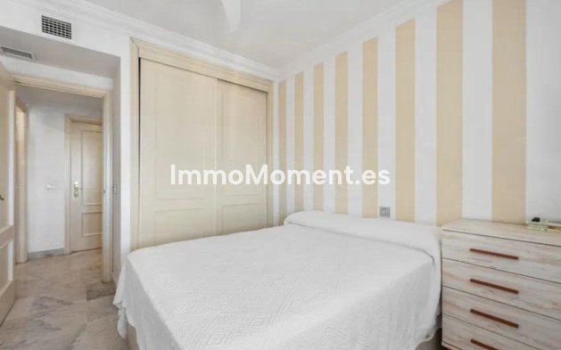 Resale - Apartment - Marbella - Puerto Banús