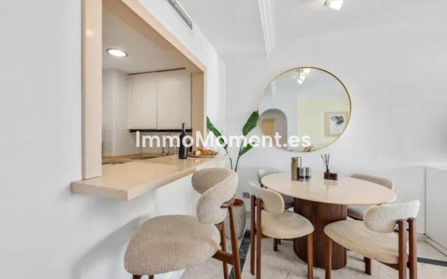 Resale - Apartment - Marbella - Puerto Banús
