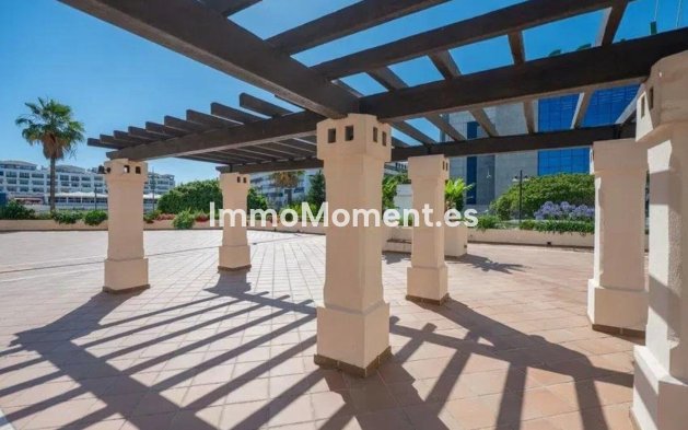 Resale - Apartment - Marbella - Puerto Banús