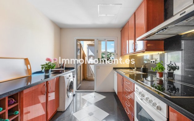 Wiederverkauf - Wohnung - Marbella - Nueva Andalucía