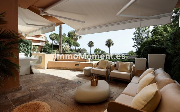Resale - Apartment - Marbella - Nueva Andalucía